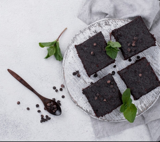 Natural dental care ingredients like mint leaves and charcoal